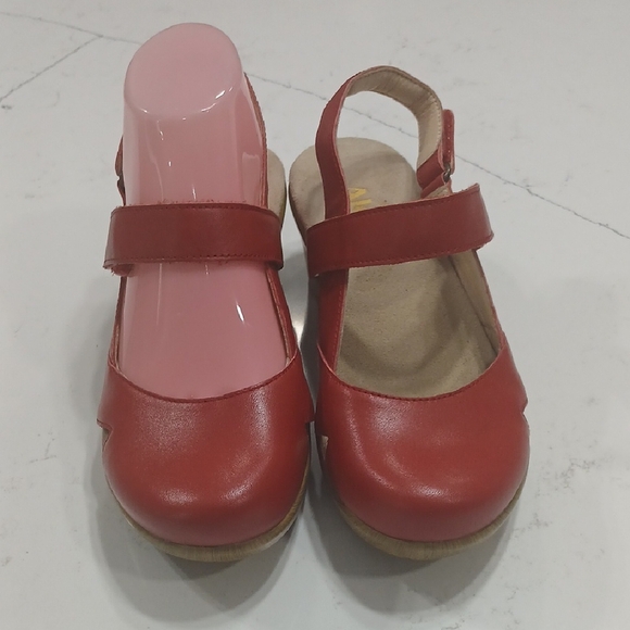 Alegria Red Women's Mules Sz6 Leather Upper And Linning New Without Tag Or Box - Picture 3 of 10